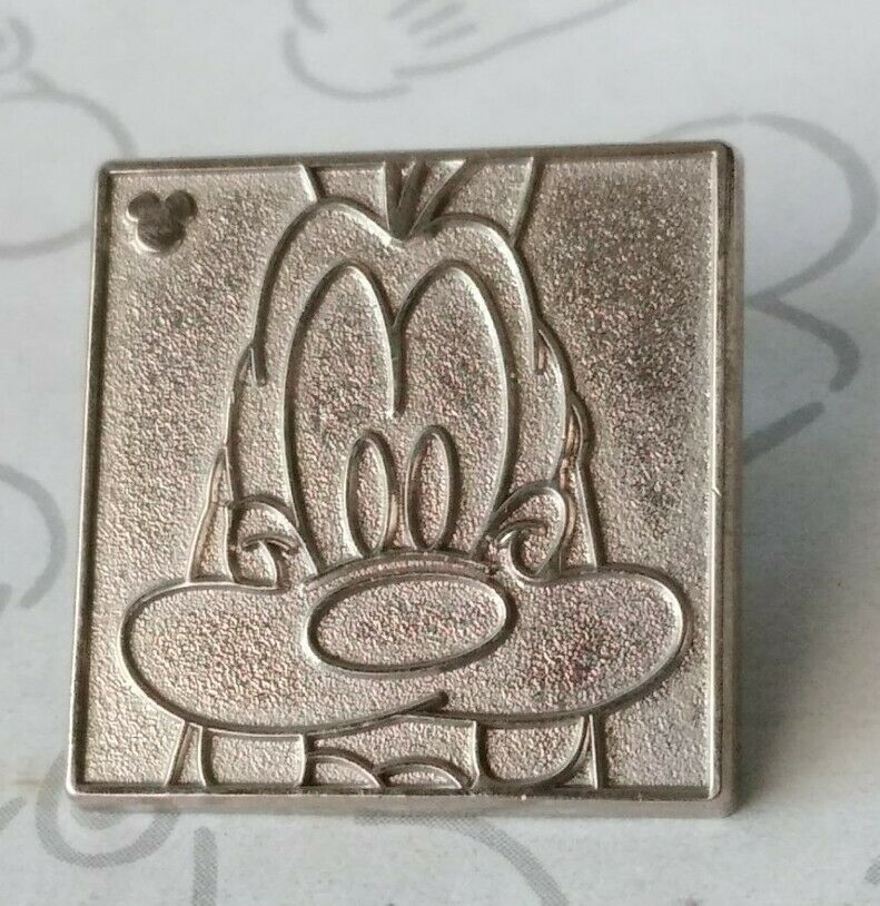 Goofy Chaser Character Faces Collection 2012 Hidden Mickey DLR Disney Pin 88753
